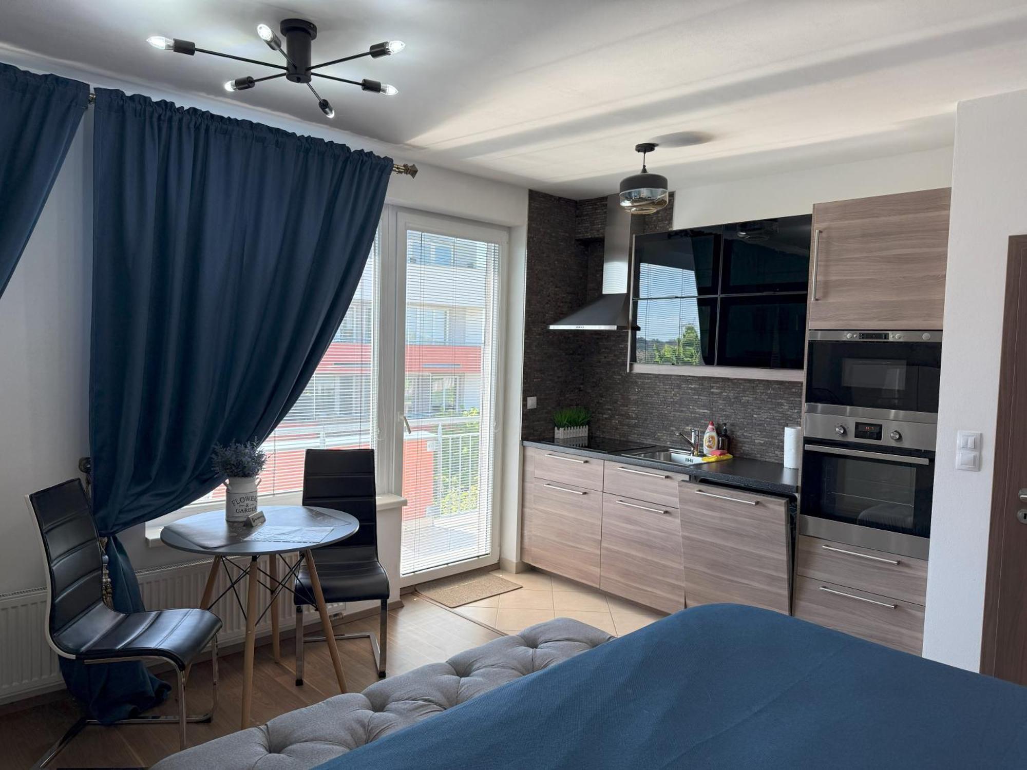 Iron Cube Apartmán